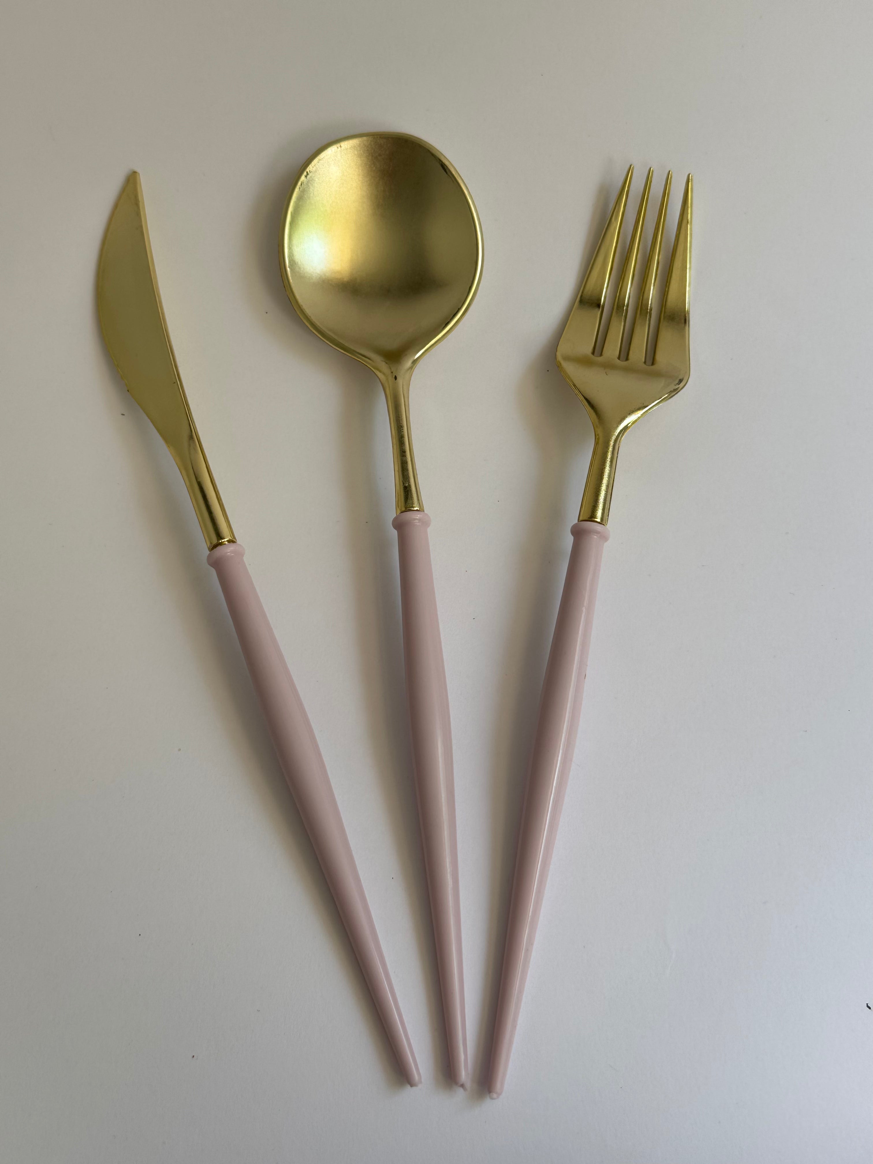 kasike, viljuske, nozevi i escajg za rodjendan