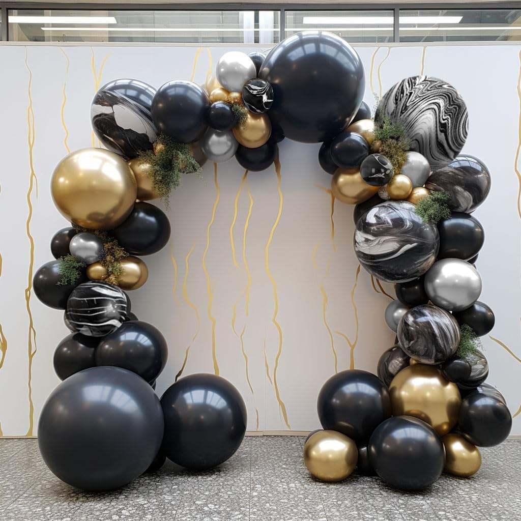 Crni mermerni baloni u dekoraciji – set balona za elegantne proslave i 18 rođendane