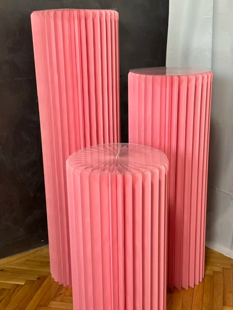 Dekorativni roze sto za baby shower