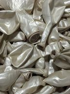 Set duplo punjenih - biserno belih balona