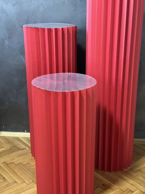 Origami sto u crvenoj boji – lagan i praktičan