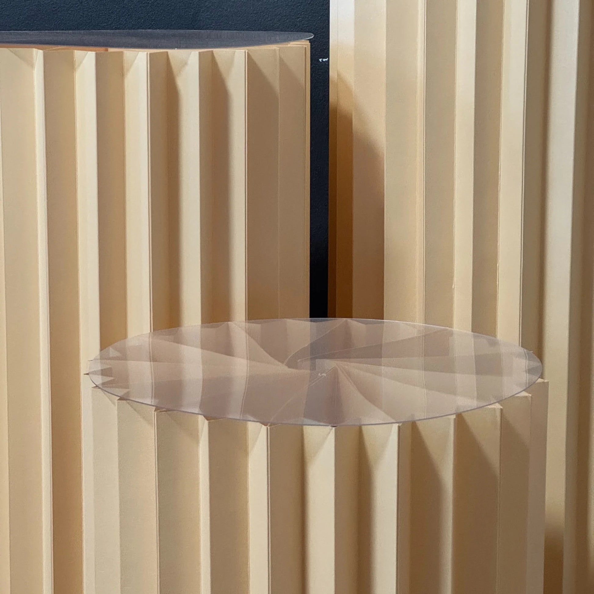 papirsni sklopivi origami sto za dekoraciju