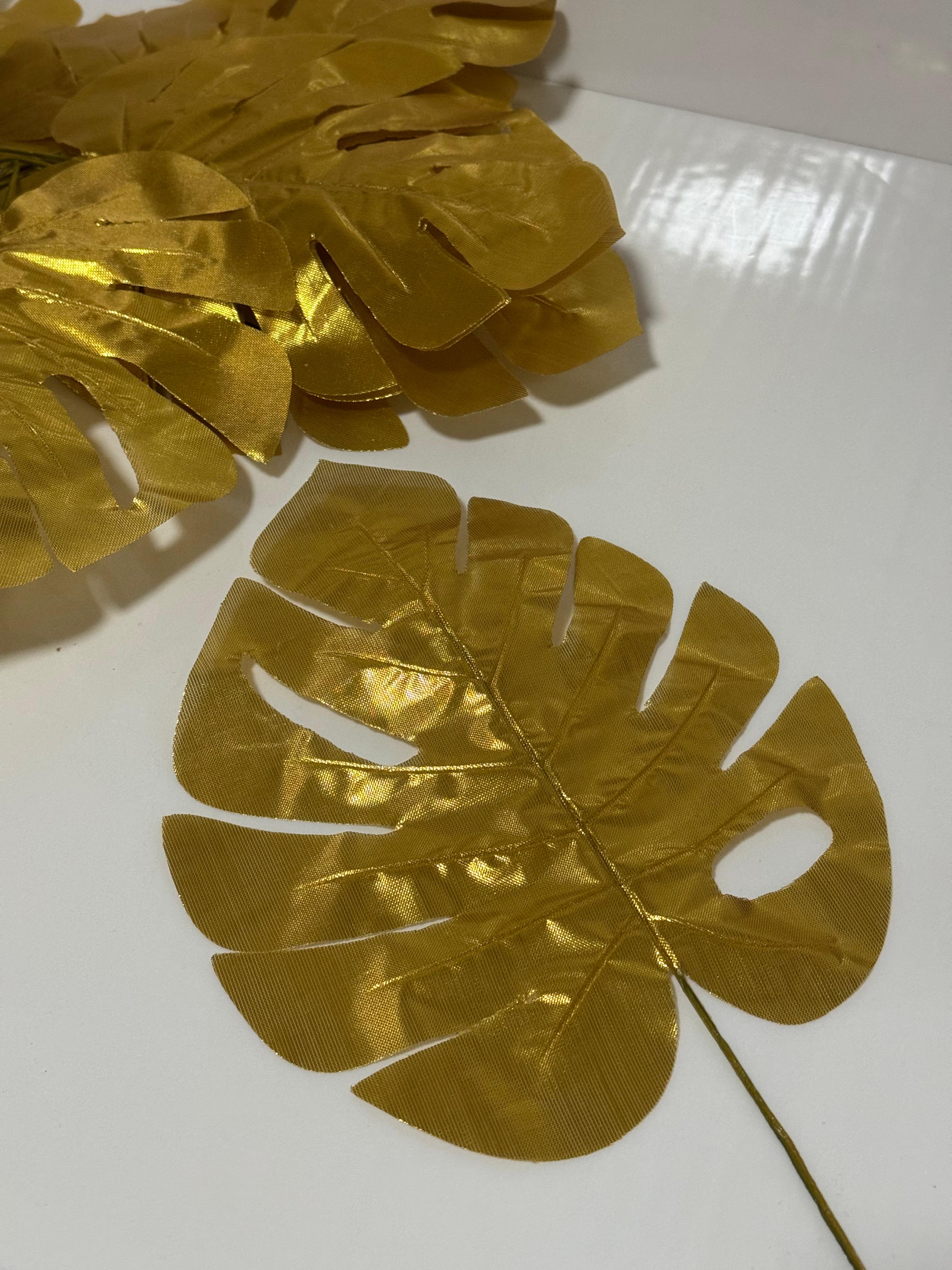 Zlatno dekorativno lisce za dekoraciju